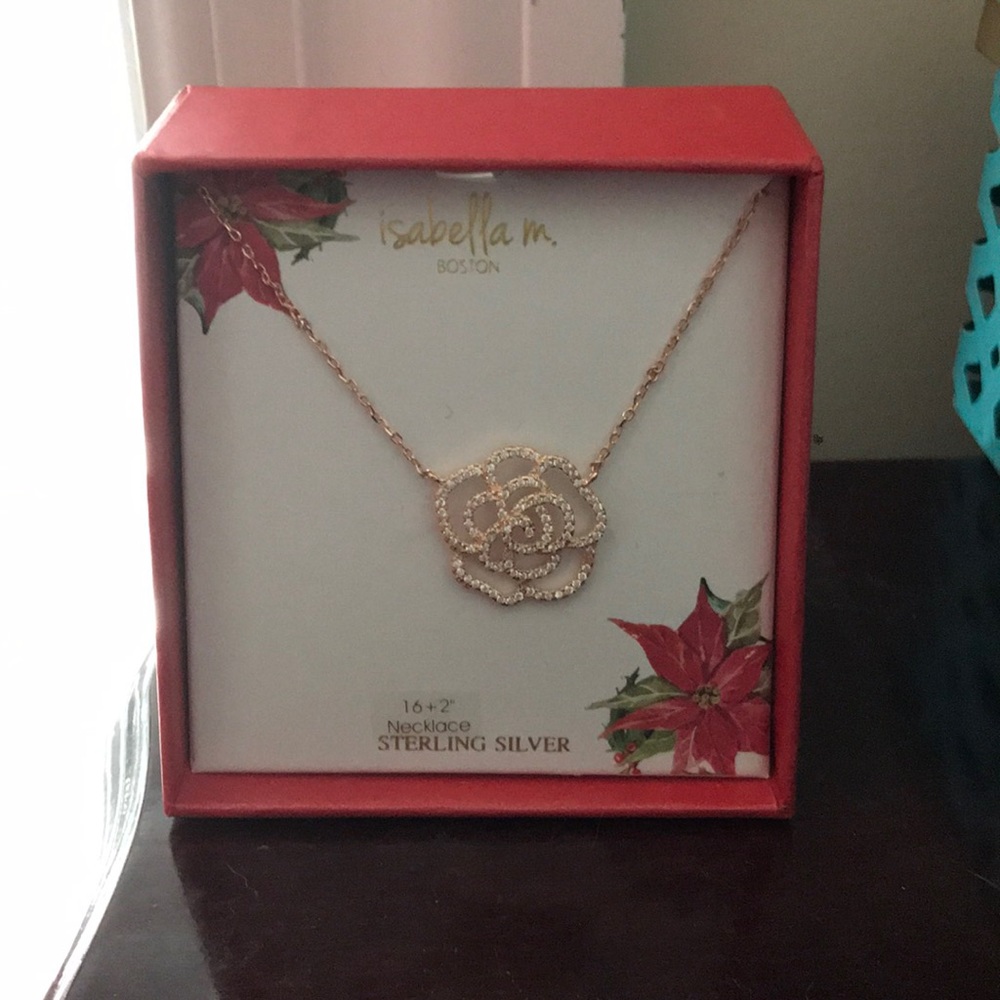 Isabella M. Boston necklace flower rose gold